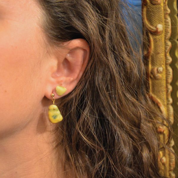 Boucles d'oreilles en marbre jaune & vert d'Estours Pyrénées Ariégeoises bijouterie éthique