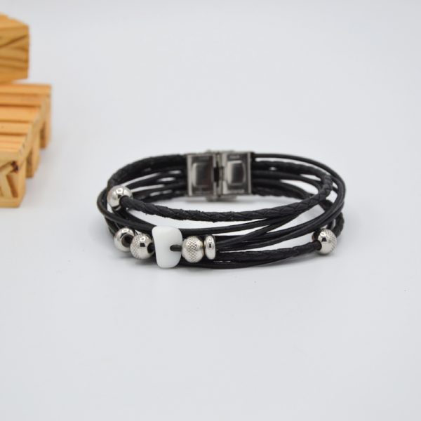 Bracelet multirang en cuir noir et pierre de marbre blanc